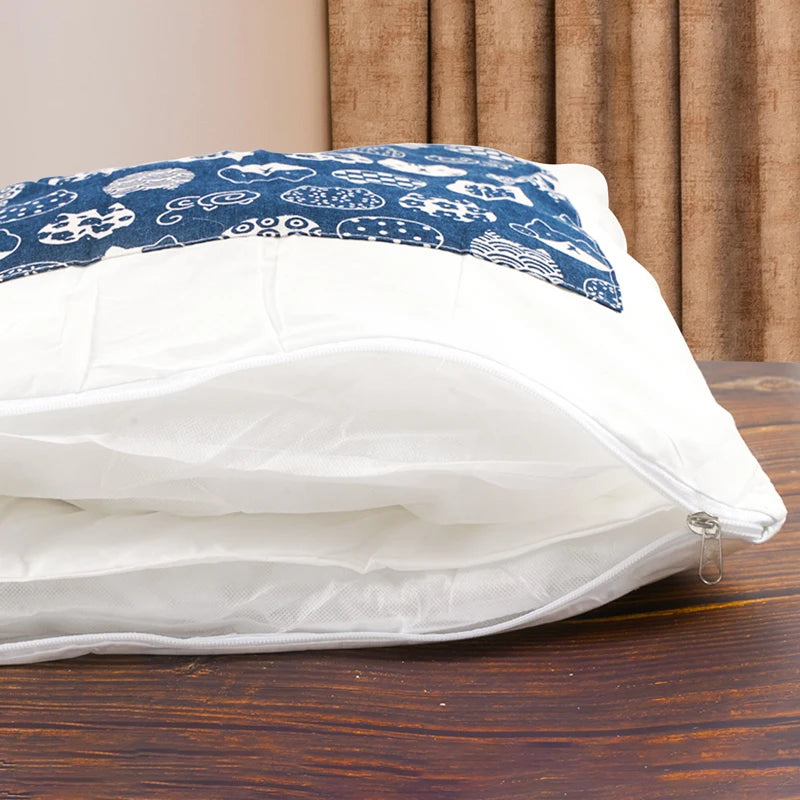 Japanese cat sleeping bag with a cute cat design and soft fabric for cozy naps
