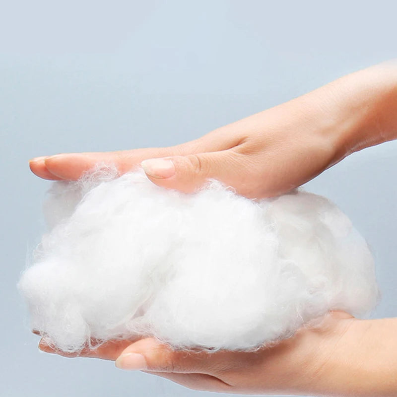 Fluffy filling material for a Japanese cat sleeping bag, perfect for cozy pet comfort