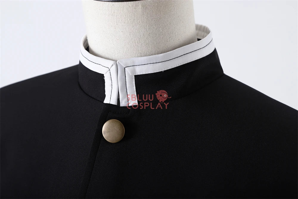 Tanjiro Kamado cosplay costume collar detail with white trim and button for anime fans