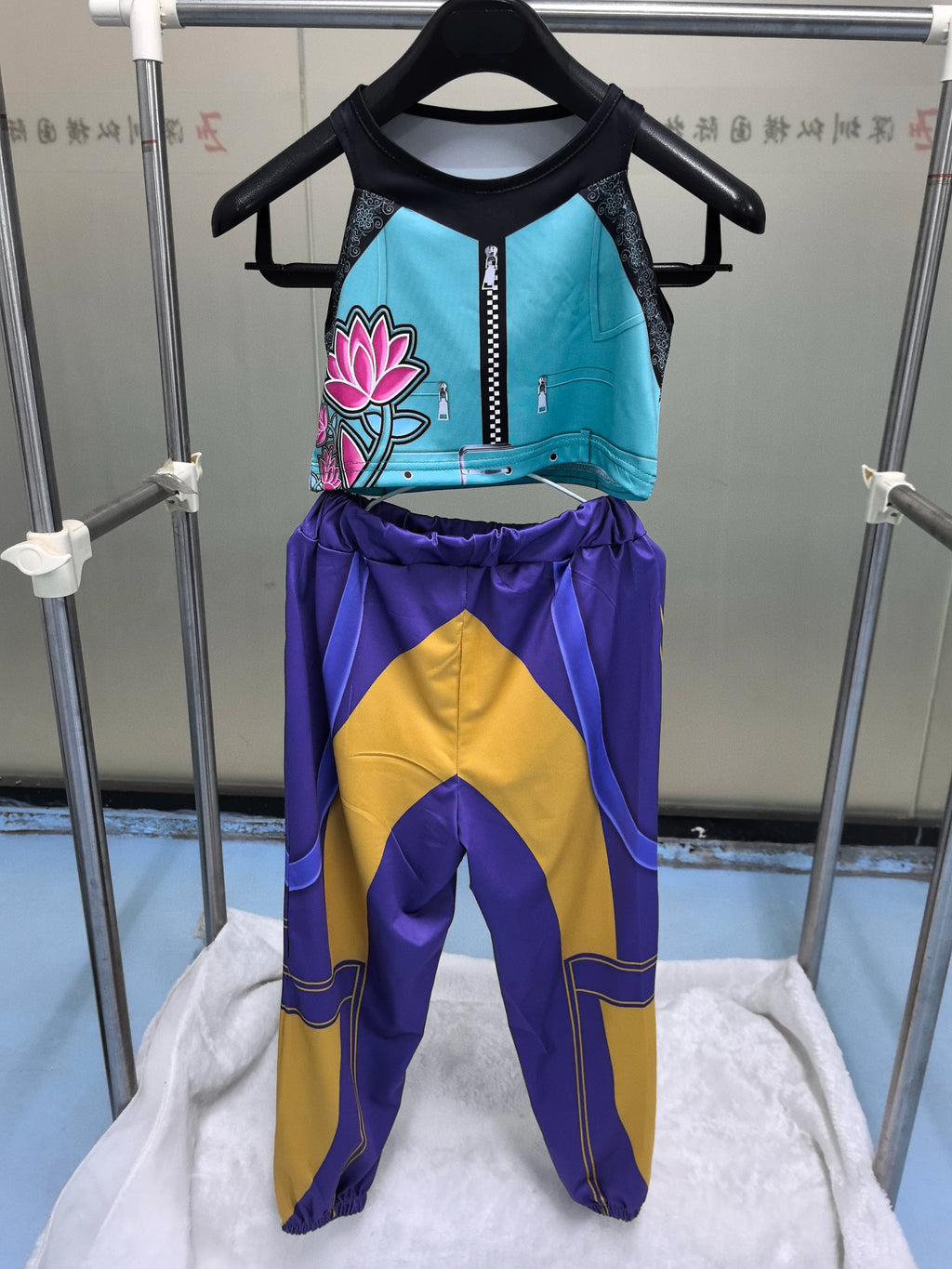 Zoey K-Pop Hunters cosplay costume for kids featuring a stylish crop top and colorful pants