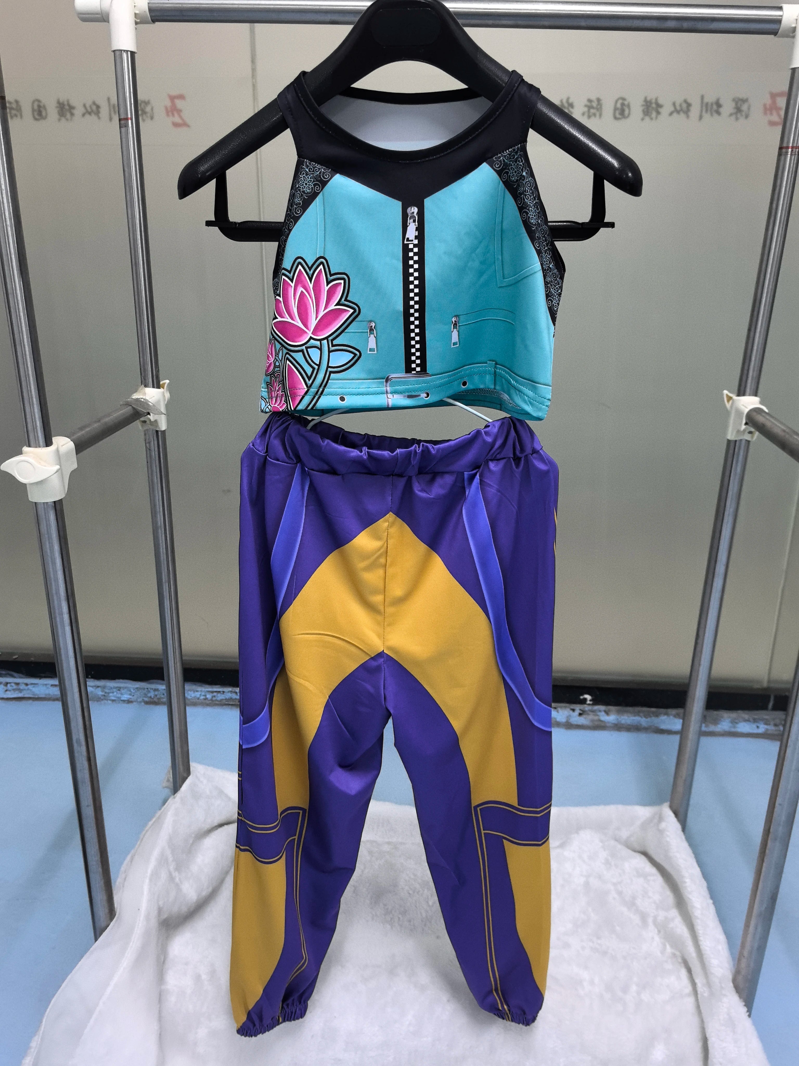 Zoey K-Pop Hunters cosplay costume for kids featuring a stylish crop top and colorful pants